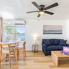 Beachy Clearwater Condo | Walk to Beach + Bikes!