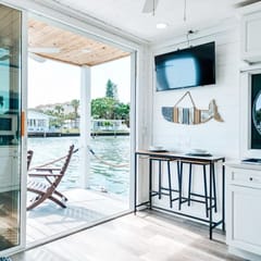 Clearwater Beach Houseboat | Waterfront Escape