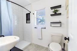 Beachy Clearwater Condo | Walk to Beach + Bikes! - Image 3