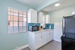 Clearwater 2/1 Condo Close to Beach + Downtown - Image 3