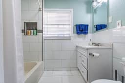 Clearwater 2/1 Condo Close to Beach + Downtown - Image 5