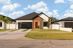 Luxe New 4 Bedroom Midtown Tampa Home! - Image 2