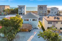 Hot Tub | Beach | Treasure Island Tiki Condo! - Image 4
