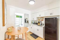Clearwater Coastal Condo | Walk to beach + Bikes! - Image 5