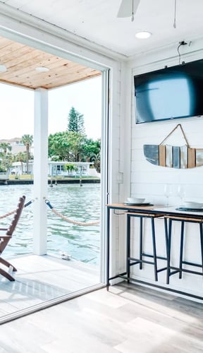 Beachy Houseboat on Clearwater Island