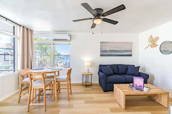 Beachy Clearwater Condo | Walk to Beach + Bikes! - Image 1