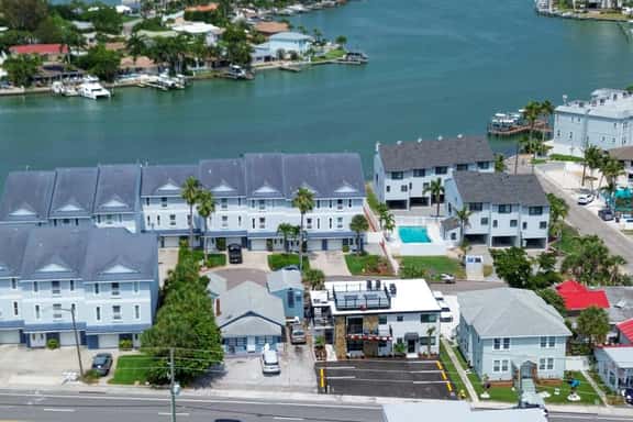 Treasure Island Beach Getaway | Shared Roof Deck - Image 1