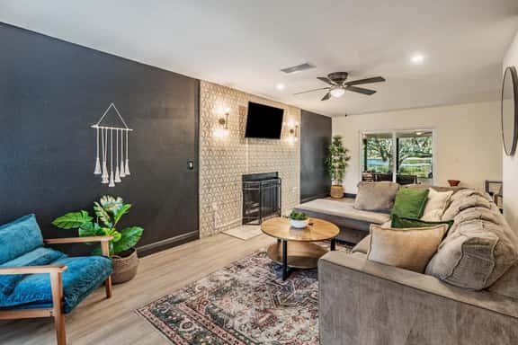 Lakefront Tampa Home · Private Dock & Pool Table - Image 1