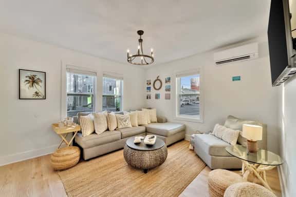 Tiki! Treasure Island condo near Beach + Hot Tub - Image 1