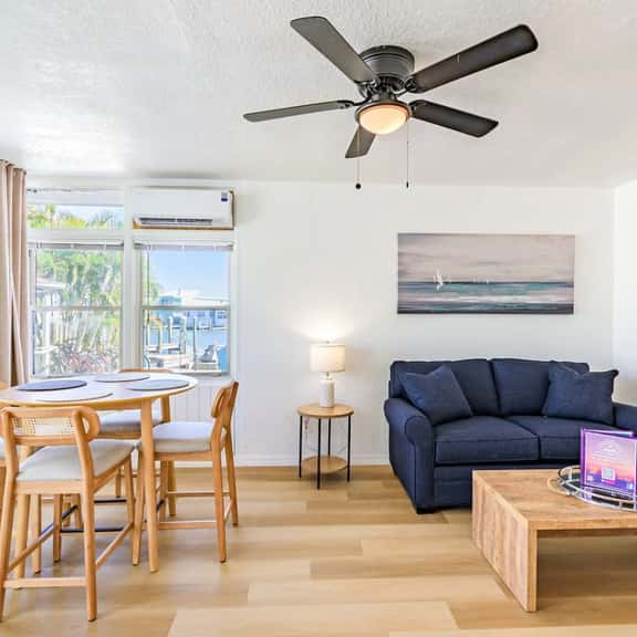 Beachy Clearwater Condo | Walk to Beach + Bikes! - Image 1