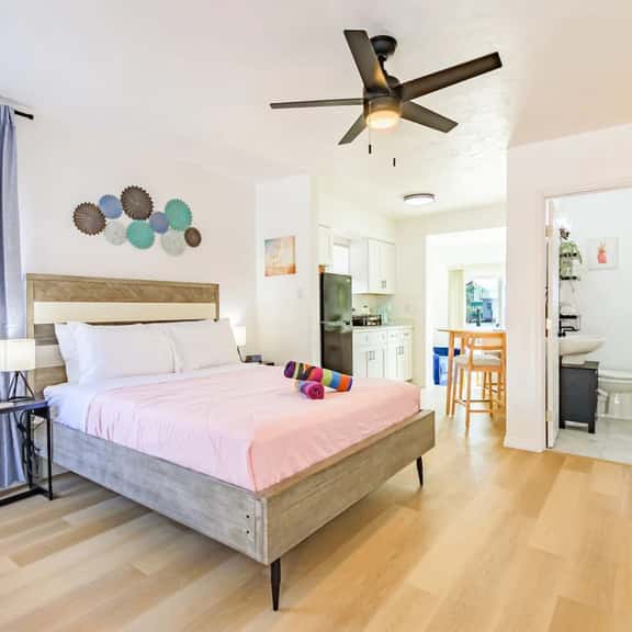 Bright Clearwater Waterfront Studio | Walk to Sand - Image 1