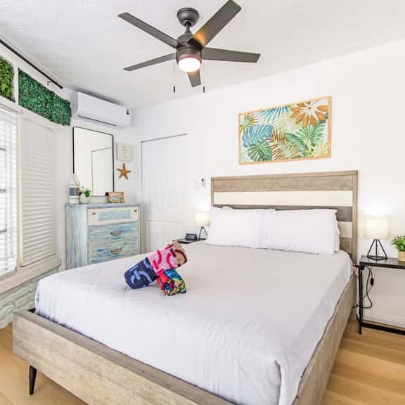 Clearwater Coastal Condo | Walk to beach + Bikes! - Image 1