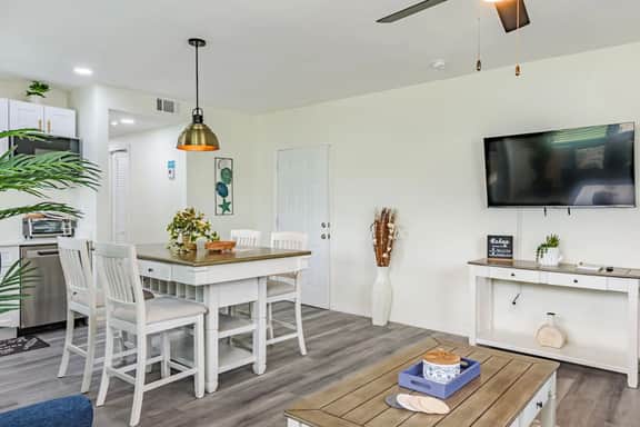 Treasure Island | Rooftop Deck & Beach Steps Away - Image 5
