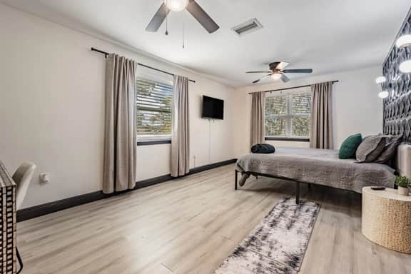 Lakefront Tampa Home · Private Dock & Pool Table - Image 4