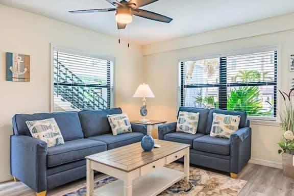 Treasure Island Condo | Beach + Shared Roof Deck - Image 4