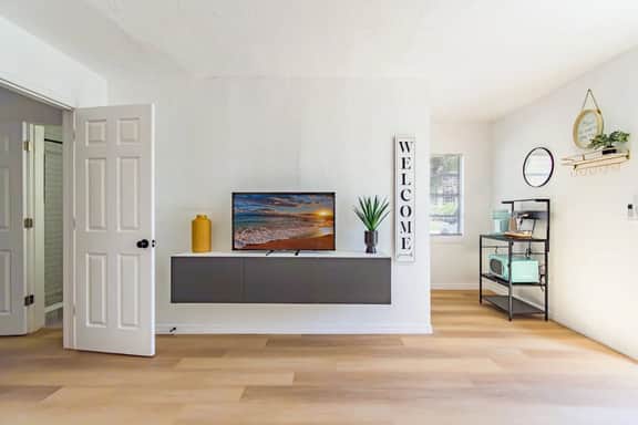 Clearwater Bayfront Condo | Walk to Beach + Bikes! - Image 3